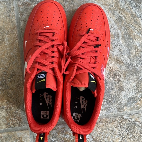 Nike Air Force Ones Low Utility Team Orange Size 11 NEW - Picture 12 of 16